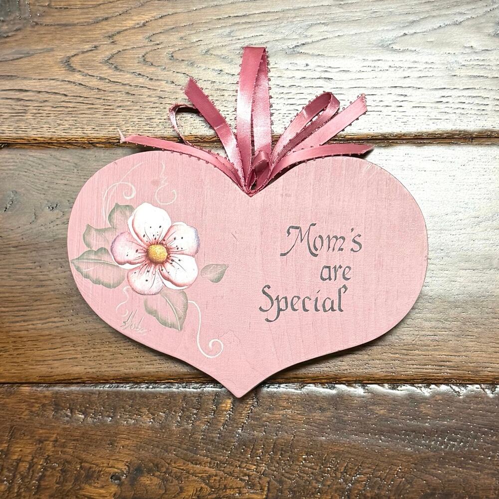Vintage Wooden Heart Wall Hanging – Hand Painted “Mothers Are Special” Quote